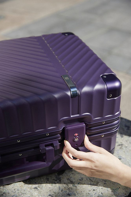 Чемодан Aluminum Frame PC Luggage V1, фиолетовый с логотипом в Ставрополе заказать по выгодной цене в кибермаркете AvroraStore