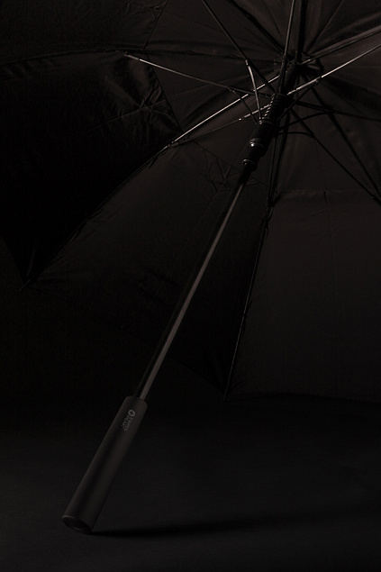 Зонт-трость антишторм Swiss Peak Tornado из rPET AWARE™, d116 см с логотипом в Ставрополе заказать по выгодной цене в кибермаркете AvroraStore
