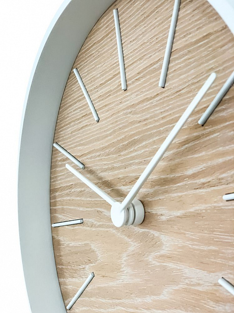 Часы настенные Kudo, беленый дуб с логотипом в Ставрополе заказать по выгодной цене в кибермаркете AvroraStore