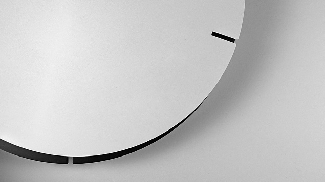 Часы настенные Melancholia clock, белые с логотипом в Ставрополе заказать по выгодной цене в кибермаркете AvroraStore