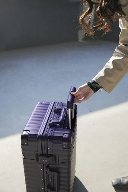 Чемодан Aluminum Frame PC Luggage V1, фиолетовый с логотипом в Ставрополе заказать по выгодной цене в кибермаркете AvroraStore
